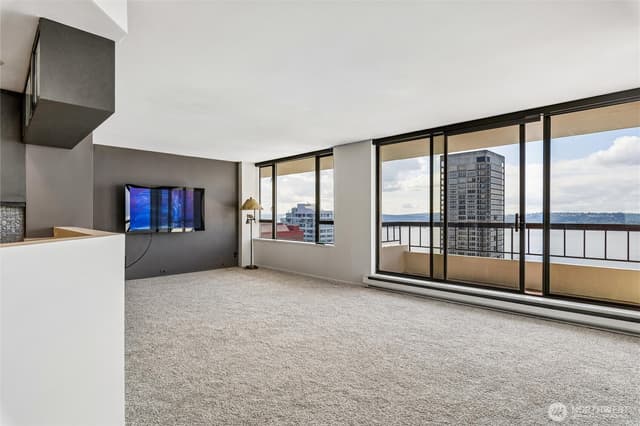 Property photo for 2201 3rd Avenue #2503, Seattle photo 2