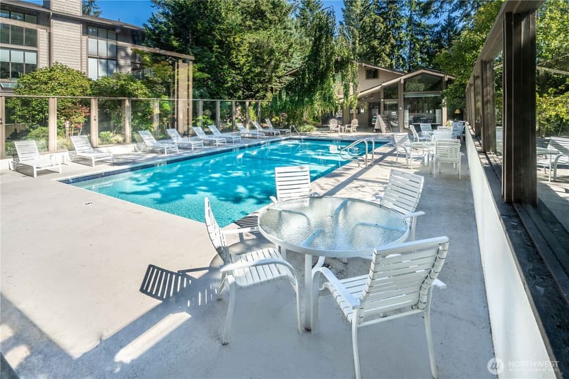 Property photo for 13730 15th Avenue NE #E203, Seattle photo 8