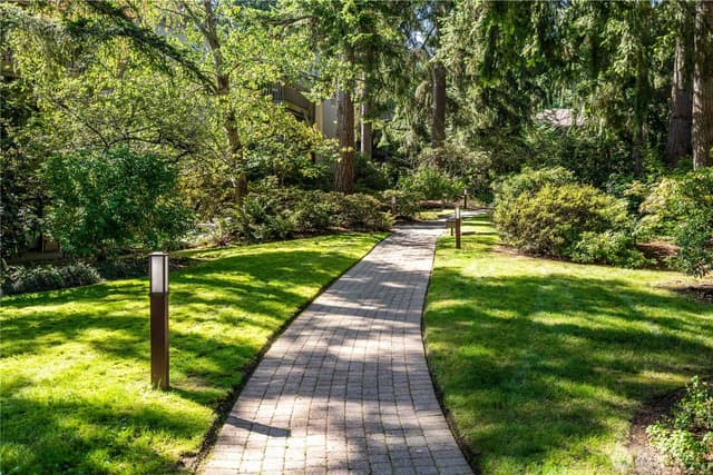Property photo for 13730 15th Avenue NE #E203, Seattle photo 5