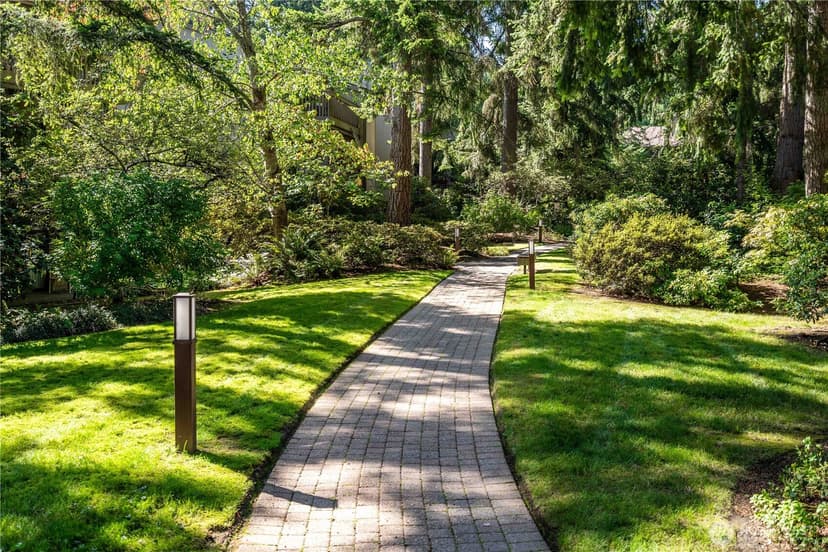 Property photo for 13730 15th Avenue NE #E203, Seattle photo 5