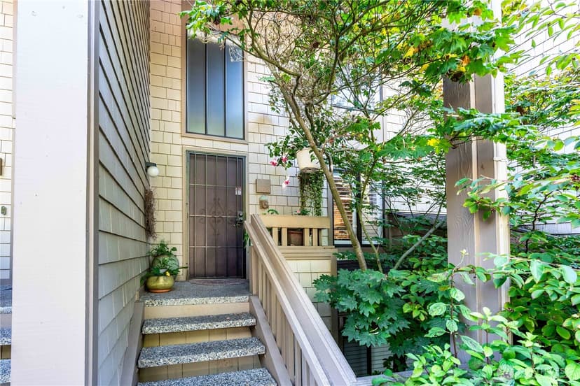 Property photo for 13730 15th Avenue NE #E203, Seattle photo 2