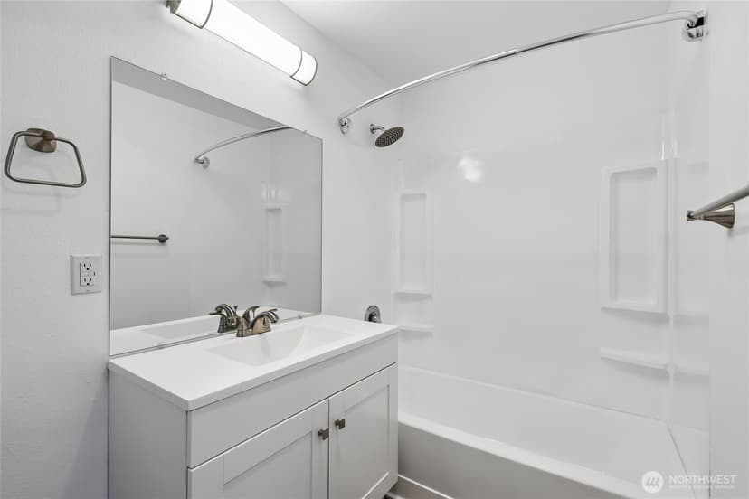 Property photo for 16517 Currie Road SE #B103, Monroe photo 11