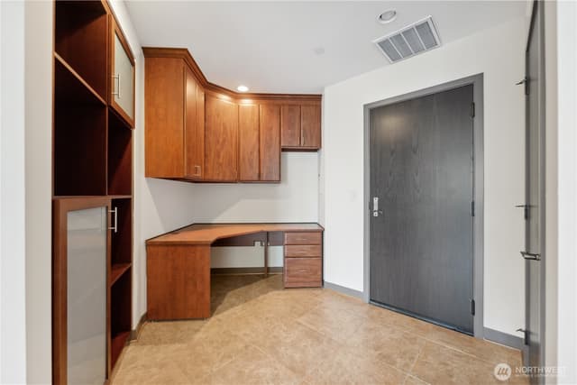 Property photo for 2033 2nd Avenue #1701, Seattle photo 3