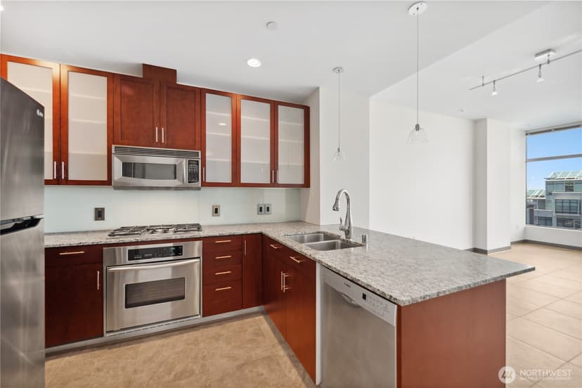 Property photo for 2033 2nd Avenue #1701, Seattle photo 13
