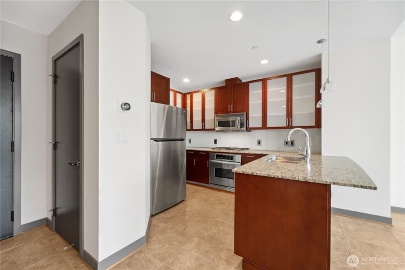 Property photo for 2033 2nd Avenue #1701, Seattle photo 11