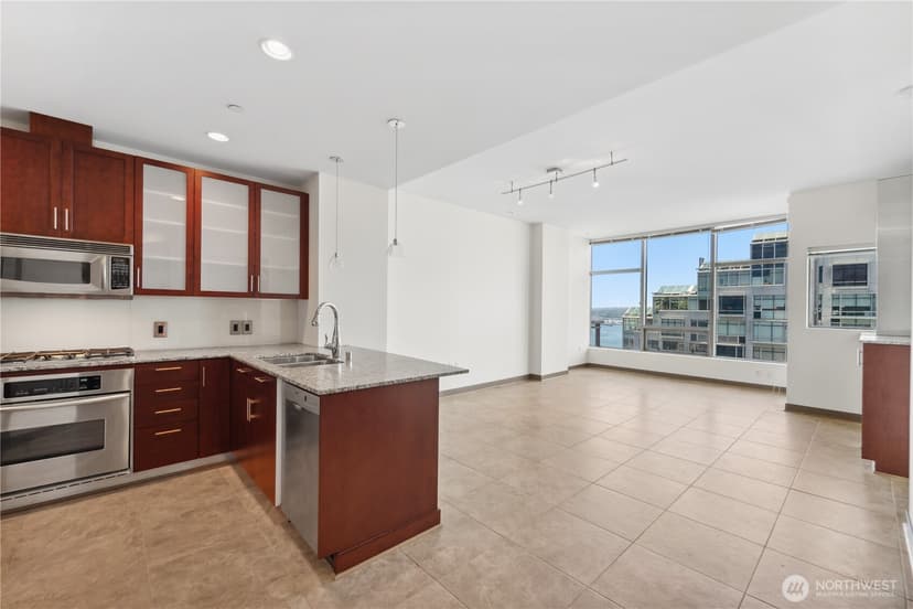 Property photo for 2033 2nd Avenue #1701, Seattle photo 15