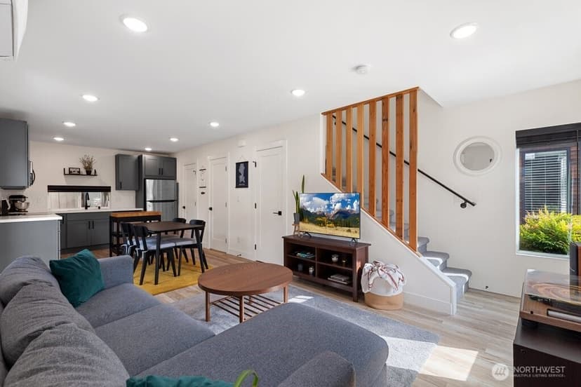 Property photo for 820 B S Rose Street, Seattle photo 4