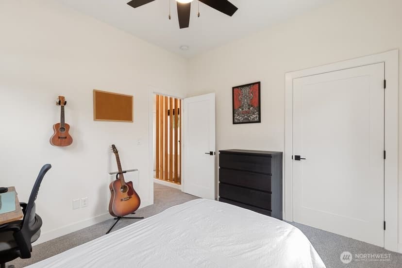 Property photo for 820 B S Rose Street, Seattle photo 13