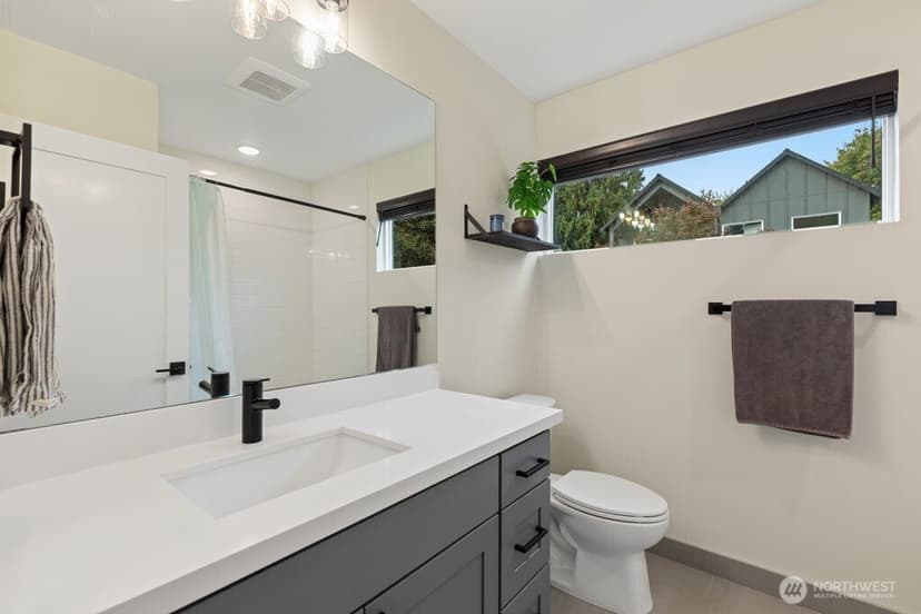 Property photo for 820 B S Rose Street, Seattle photo 14