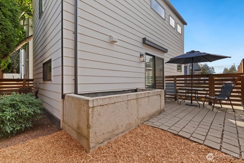 Property photo for 820 B S Rose Street, Seattle photo 18