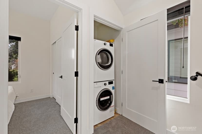 Property photo for 820 B S Rose Street, Seattle photo 15