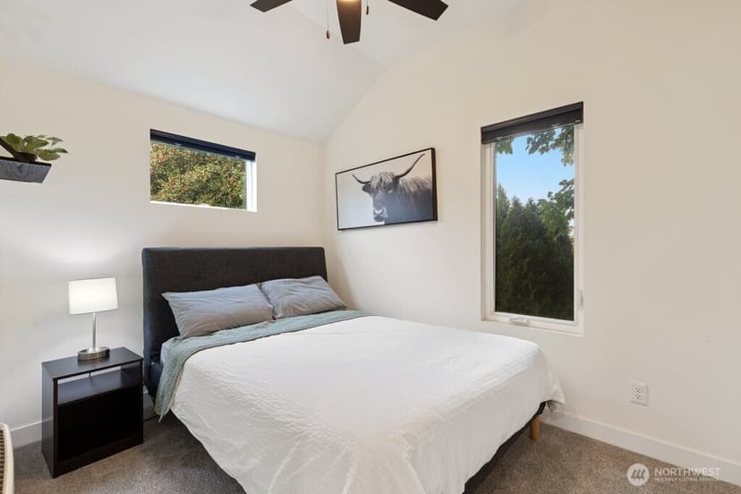 Property photo for 820 B S Rose Street, Seattle photo 16