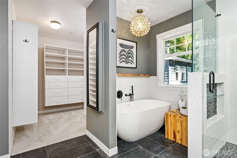 Property photo for 1406 218th Avenue NE, Sammamish photo 24