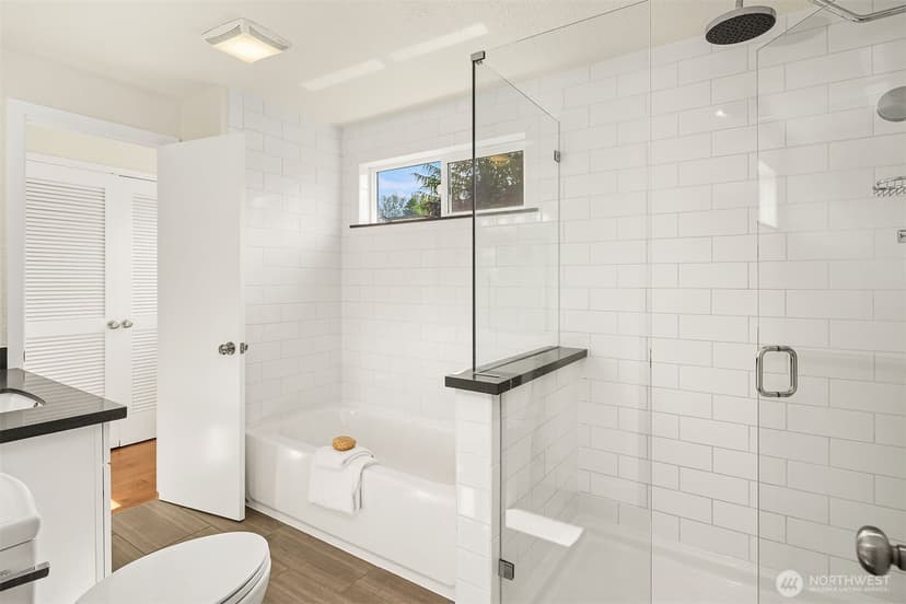 Property photo for 308 Fir Place, Edmonds photo 20