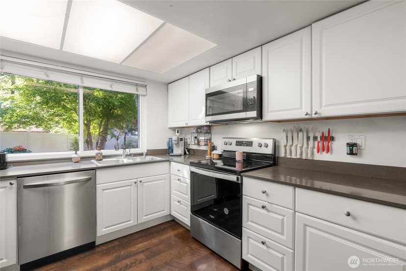 Property photo for 5604 172nd Place SW, Lynnwood photo 5