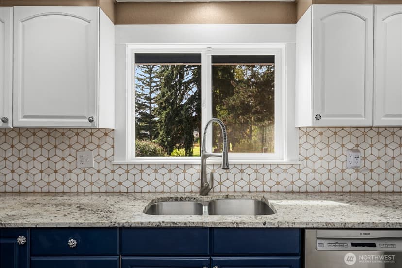 Property photo for 2529 SW 322nd Street, Federal Way photo 10