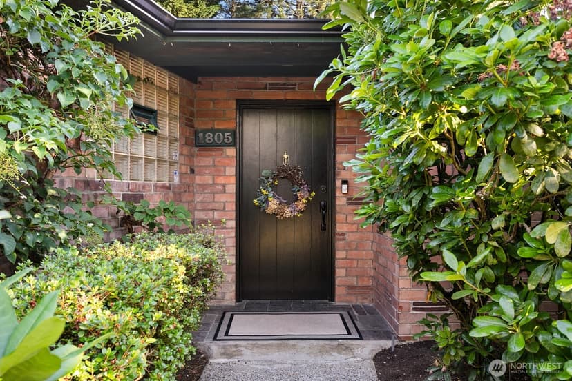 Property photo for 1805 NW 95th Street, Seattle photo 3