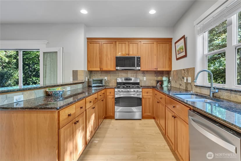 Property photo for 35316 SE Ridge Street #B, Snoqualmie photo 10
