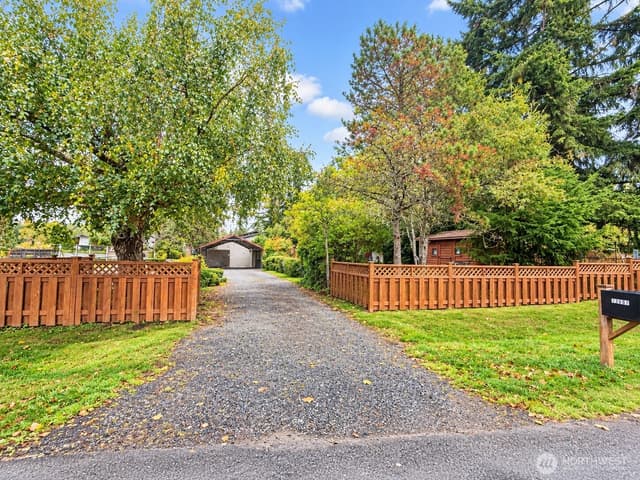 Property photo for 12601 12th Avenue NW, Marysville photo 4