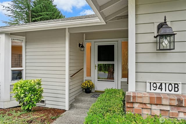 Property photo for 19410 2nd Drive SE #B, Bothell photo 5