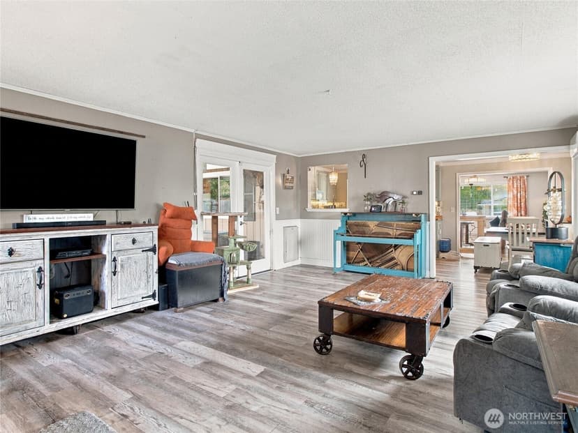 Property photo for 10415 110th Street SW, Lakewood photo 15