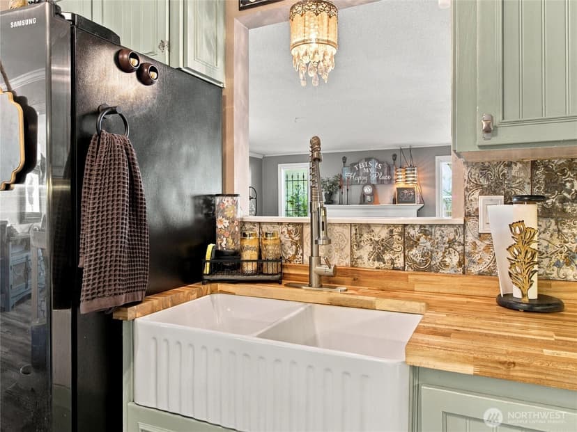 Property photo for 10415 110th Street SW, Lakewood photo 11