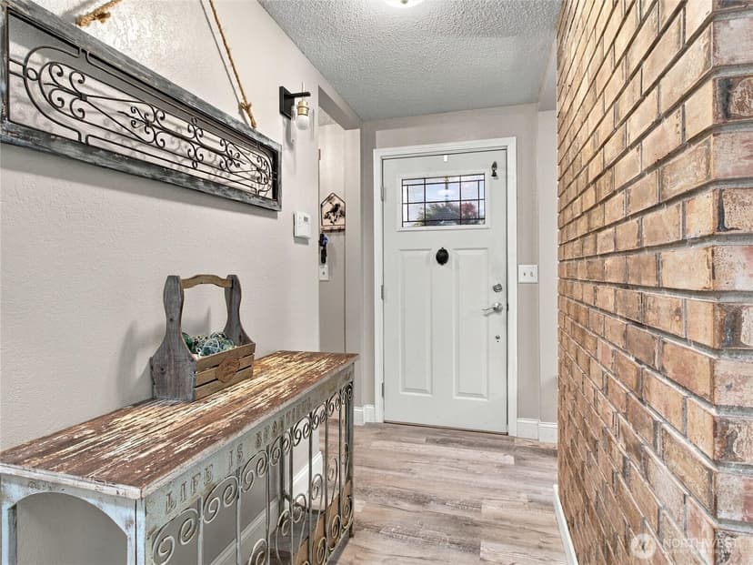 Property photo for 10415 110th Street SW, Lakewood photo 3