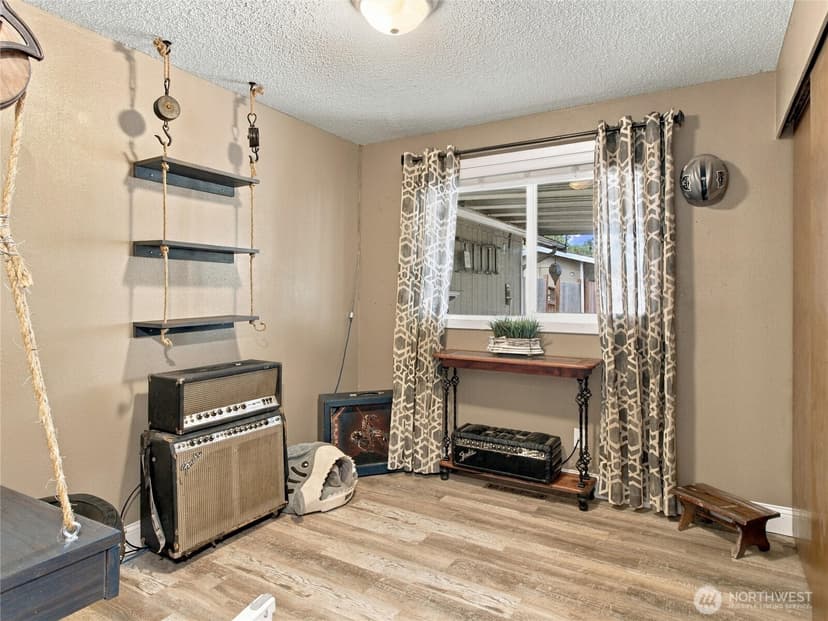 Property photo for 10415 110th Street SW, Lakewood photo 22