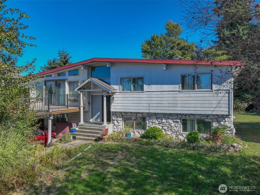 Property photo for 2230 S 253rd Place, Des Moines