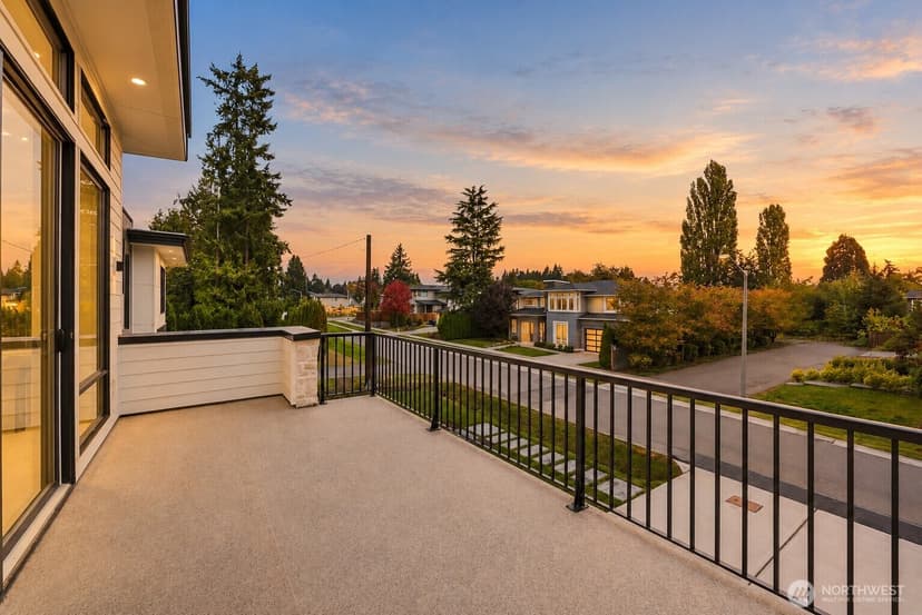 Property photo for 10237 134th Avenue NE, Kirkland photo 44