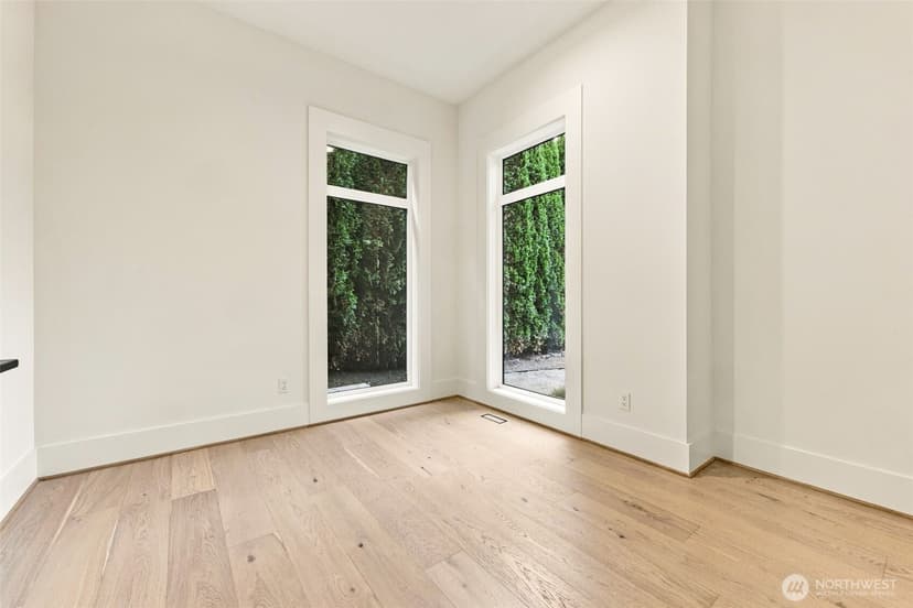 Property photo for 10237 134th Avenue NE, Kirkland photo 24