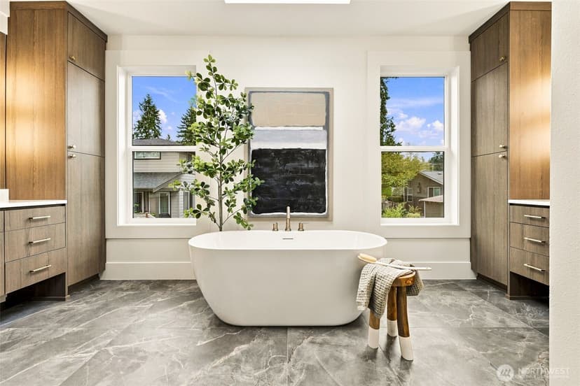 Property photo for 10237 134th Avenue NE, Kirkland photo 32