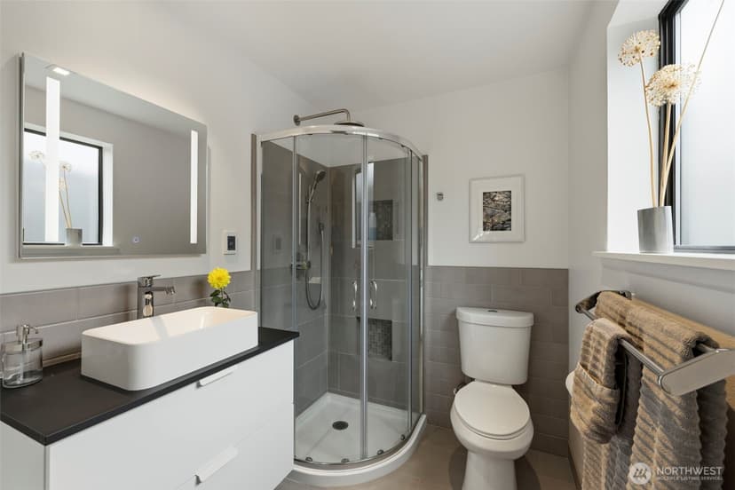Property photo for 1338 N 176th Street, Shoreline photo 16
