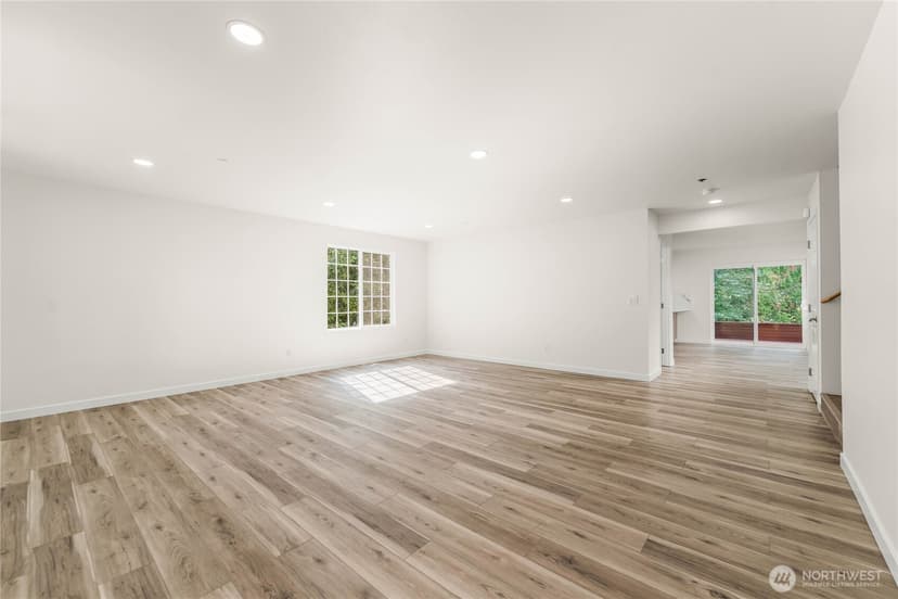 Property photo for 9525 S 221st Place, Kent photo 6