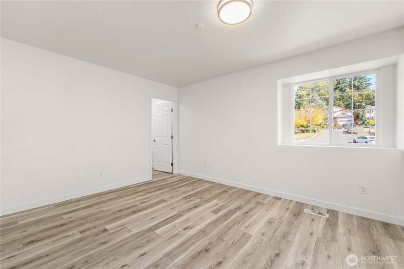 Property photo for 9525 S 221st Place, Kent photo 25