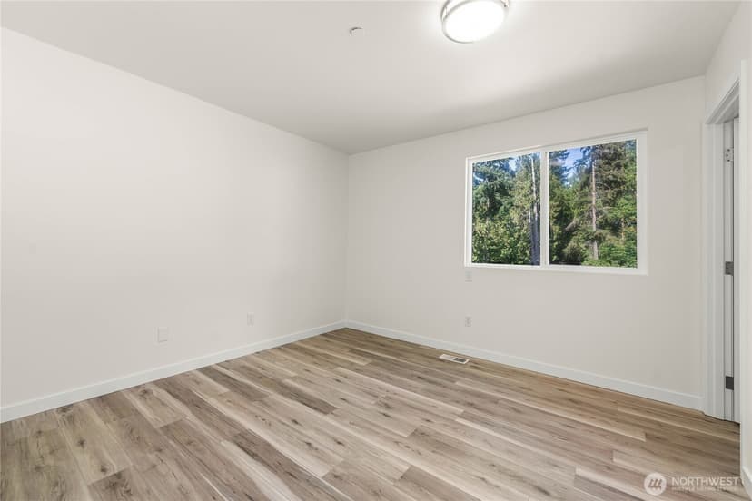 Property photo for 9525 S 221st Place, Kent photo 26