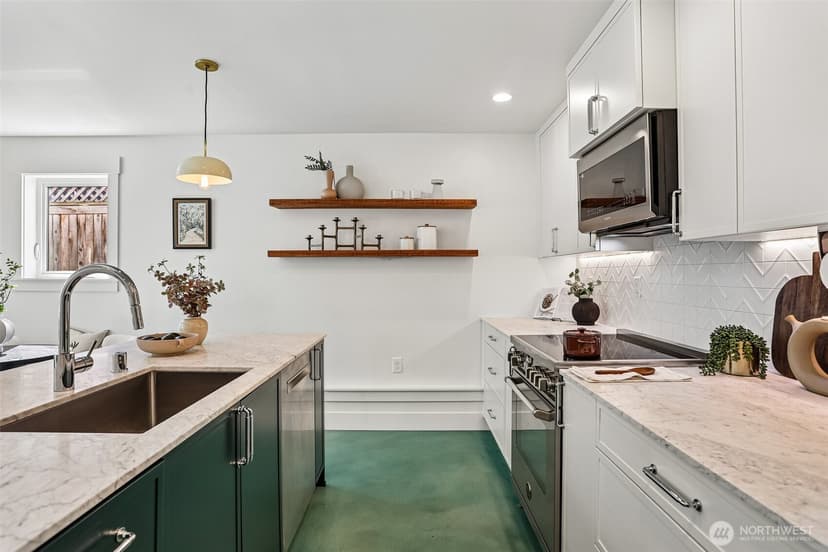 Property photo for 1619 3rd Avenue W, Seattle photo 9