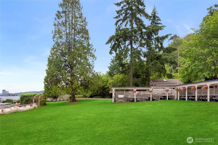 Property photo for 3938 NE Belvoir Place, Seattle photo 29