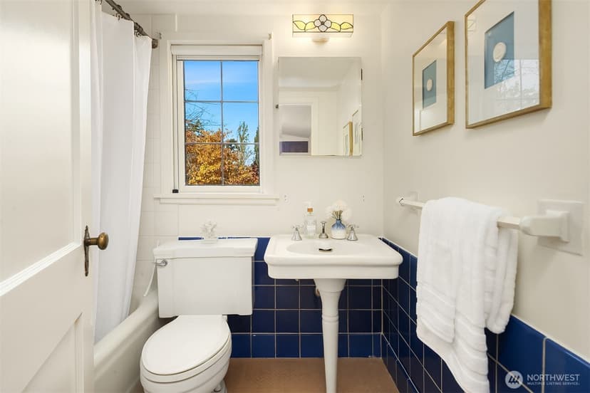 Property photo for 3938 NE Belvoir Place, Seattle photo 19