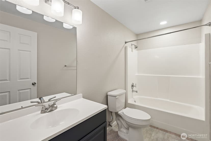 Property photo for 6915 SE Cleveland Avenue, Port Orchard photo 14