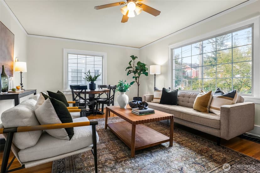 Property photo for 4814 36th Avenue NE, Seattle photo 4
