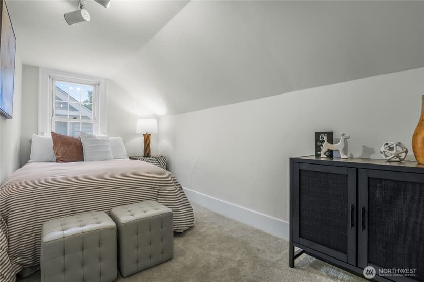 Property photo for 4814 36th Avenue NE, Seattle photo 9