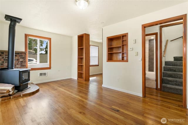 Property photo for 5434 McDacer Avenue, Tacoma photo 2