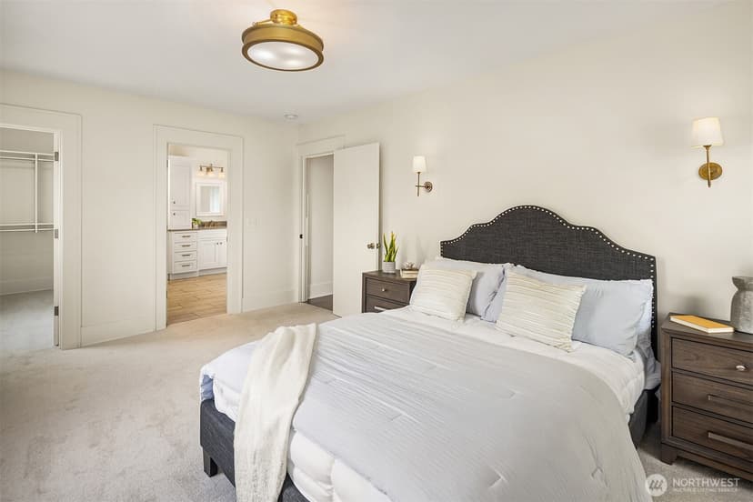 Property photo for 5224 37th Avenue NE, Seattle photo 16