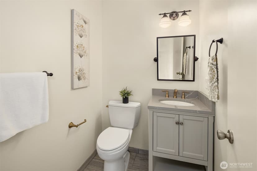 Property photo for 5224 37th Avenue NE, Seattle photo 13