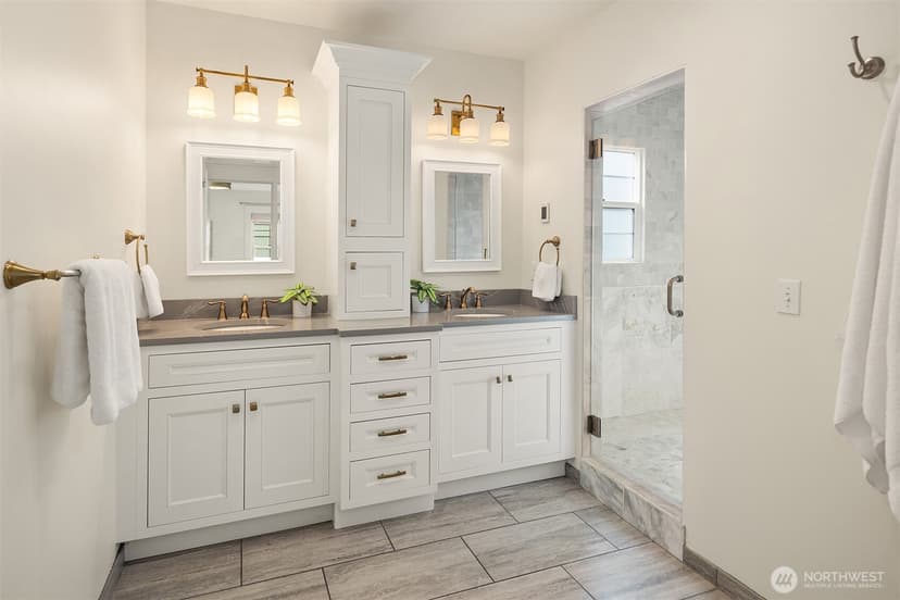 Property photo for 5224 37th Avenue NE, Seattle photo 17