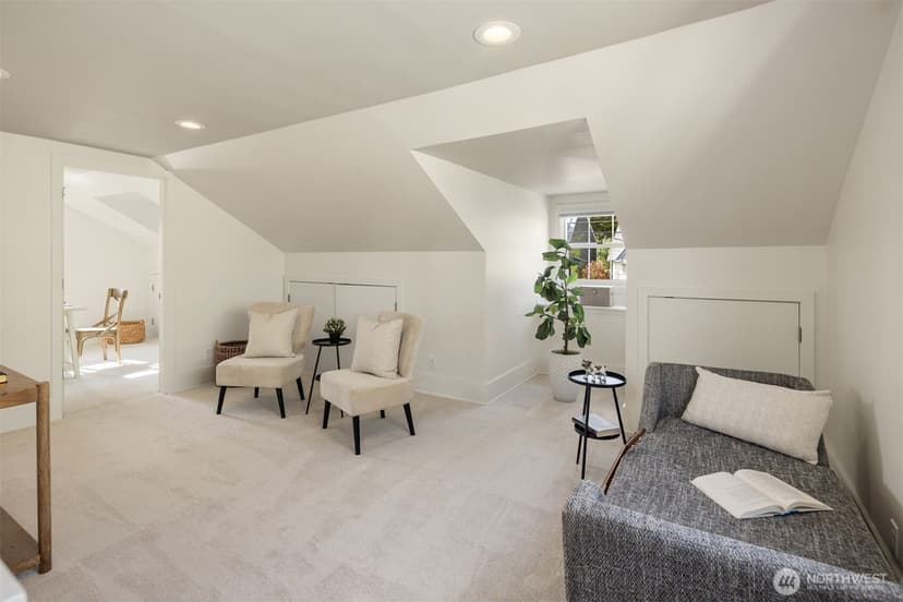 Property photo for 5224 37th Avenue NE, Seattle photo 20