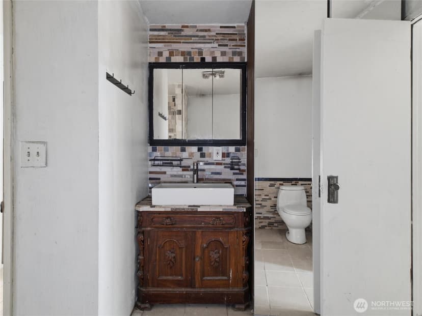 Property photo for 1123 Military Road E, Tacoma photo 12