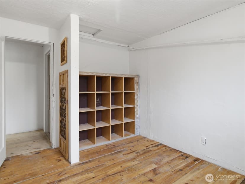 Property photo for 1123 Military Road E, Tacoma photo 16