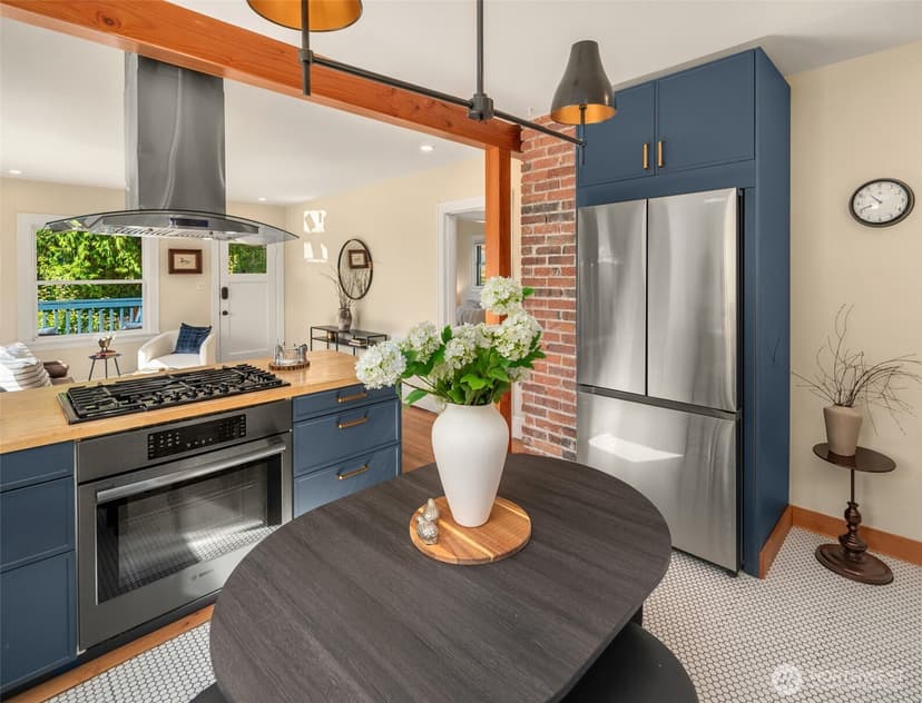 Property photo for 8416 40th Avenue SW, Seattle photo 10